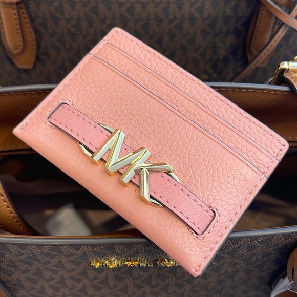 MICHAEL KORS
Reed Large Pebbled Leather Card Holder Case
Primrose 
NWT - Picture 11 of 16
